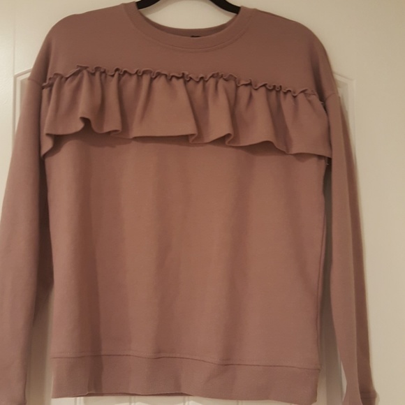 Romeo and Juliet  Ruffled Sweatshirt - Picture 3 of 4